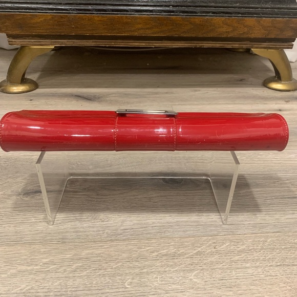 Roger Vivier Tube Clutch Vintage Patent Red - Picture 9 of 10